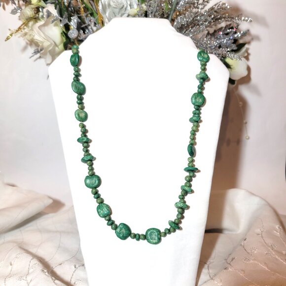 ☘️90's Teal Green Geometric Pebble Nugget Beaded Long Single Strand 18" Necklace - Picture 1 of 8